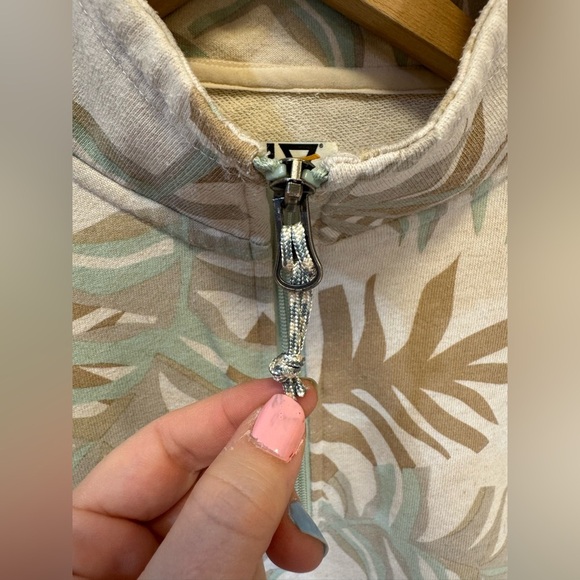 Life Integrity Earth women quarter zip oversized sweatshirt floral beige size m - Picture 9 of 16